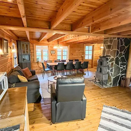 10 Person In Kvinesdal *