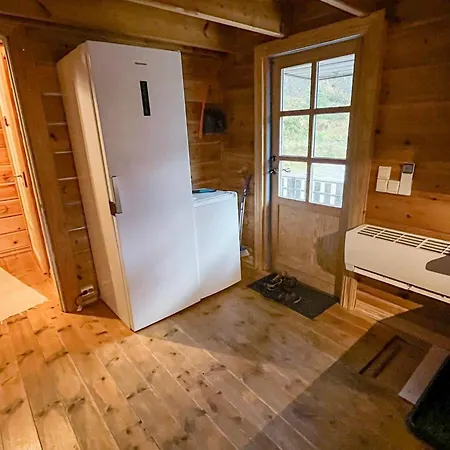 10 Person In Kvinesdal * Vatland